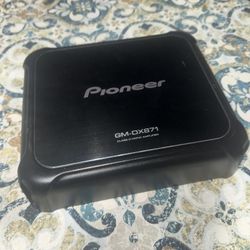 Pioneer GM-DX871 - Mono block amplifier - comes with bass knob - $125