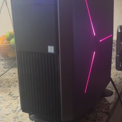 Gaming PC Alienware Aurora R8 and additional