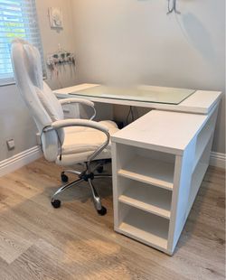 White office desk, right hand return that includes office chai