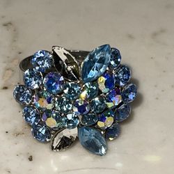 Beautiful Bling Fashion Ring Size 8
