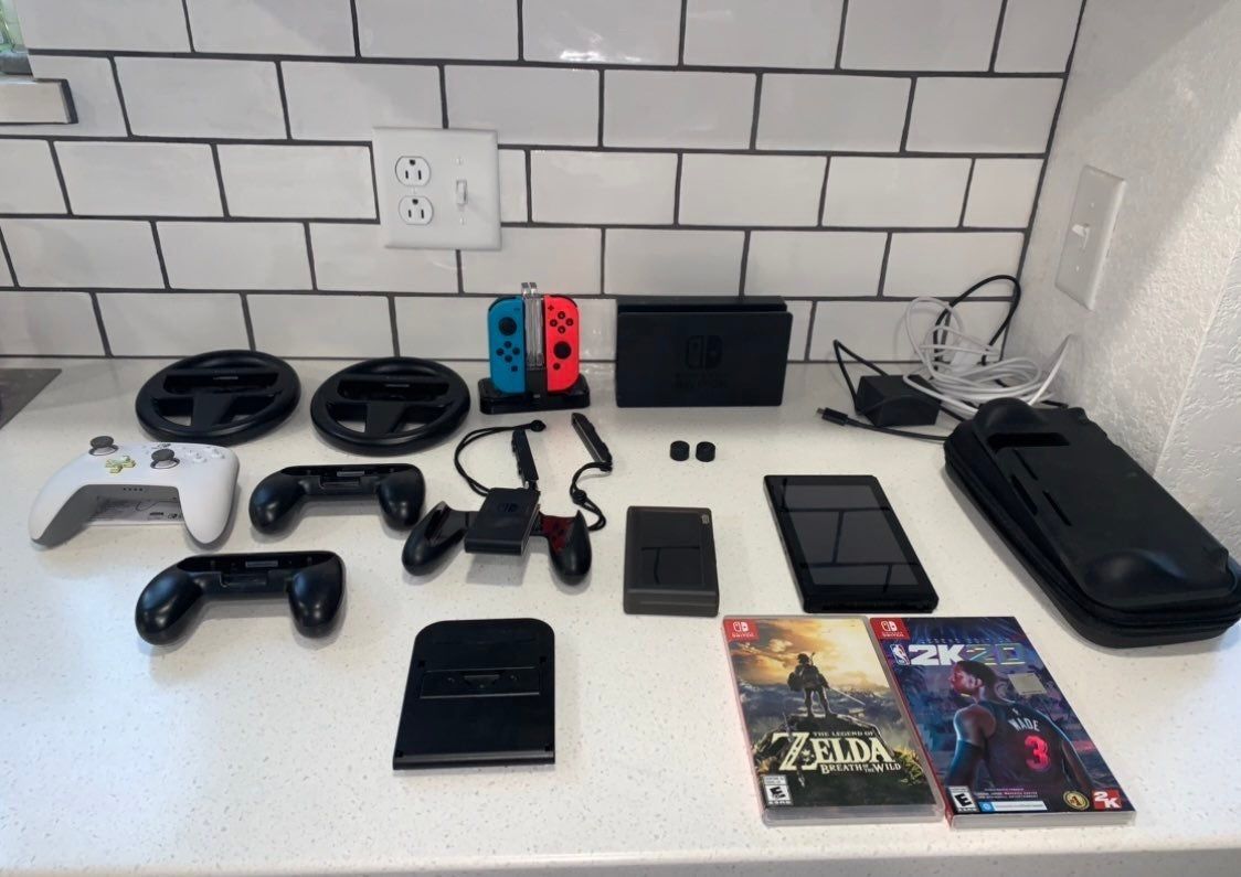 Nintendo Switch Bundle, lots of accesories