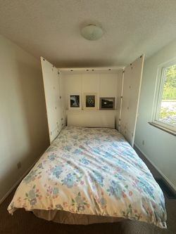 Murphy bed