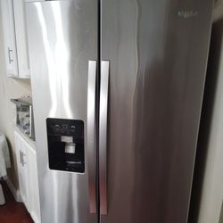 Whirlpool Refrigerator 