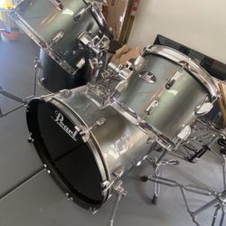 Pearl Drum Set
