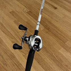 Bass Pro Shops Baitcast Extreme 10SHLA, left hand, 7.5:1 / Duckett Silverado 7’3” Medium Heavy