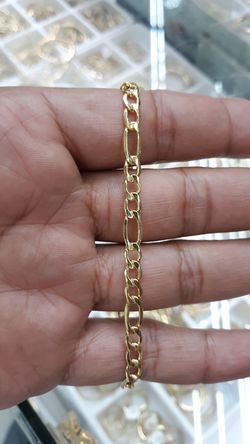 14k gold Figaro link bracelet 3.9 grams 8 inch long