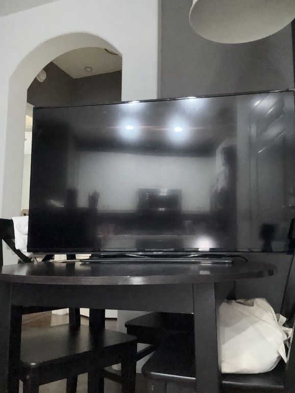Free Sharp TV 48"