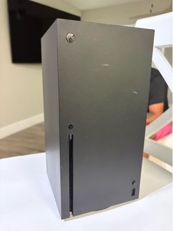 Xbox Series X 1TB Console + Controller