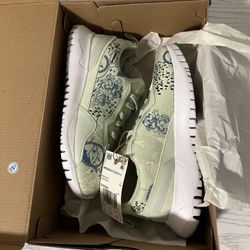 New Adidas Flex Mickey Size 2