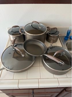 Full cookware set and matching cooking utensils