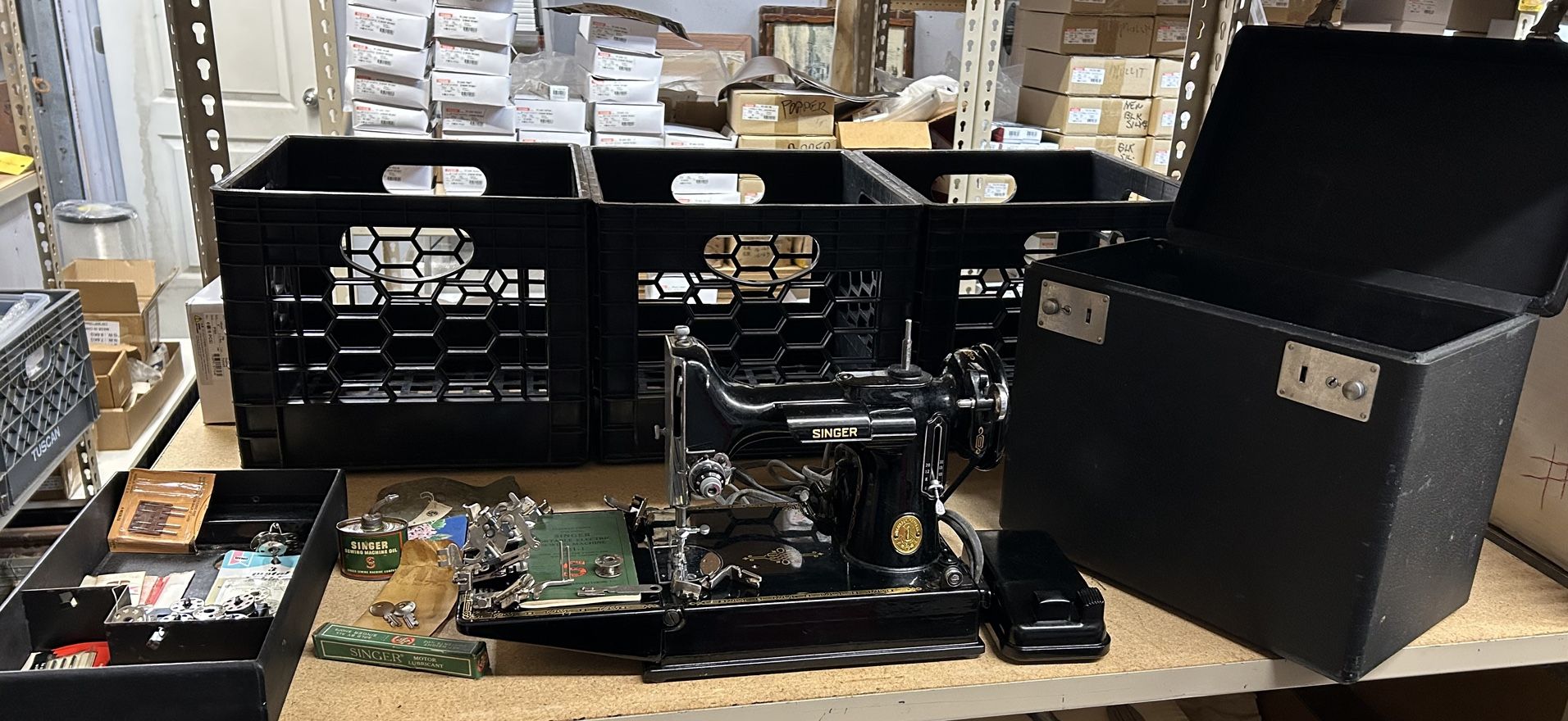 Antique 1950 Singer Featherweight Sewing Machine Model 221-1/AJ588744