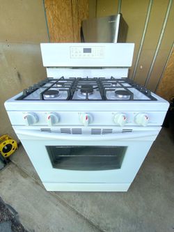 Samsung gas stove 5 burners white color   30”