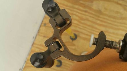 Servayor adjustable mount