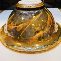 Amazing hand thrown highly glazed pottery bowl
