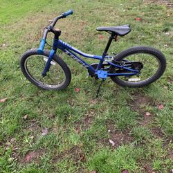 20” Blue Trex Bike, 20” Black Trex Bike