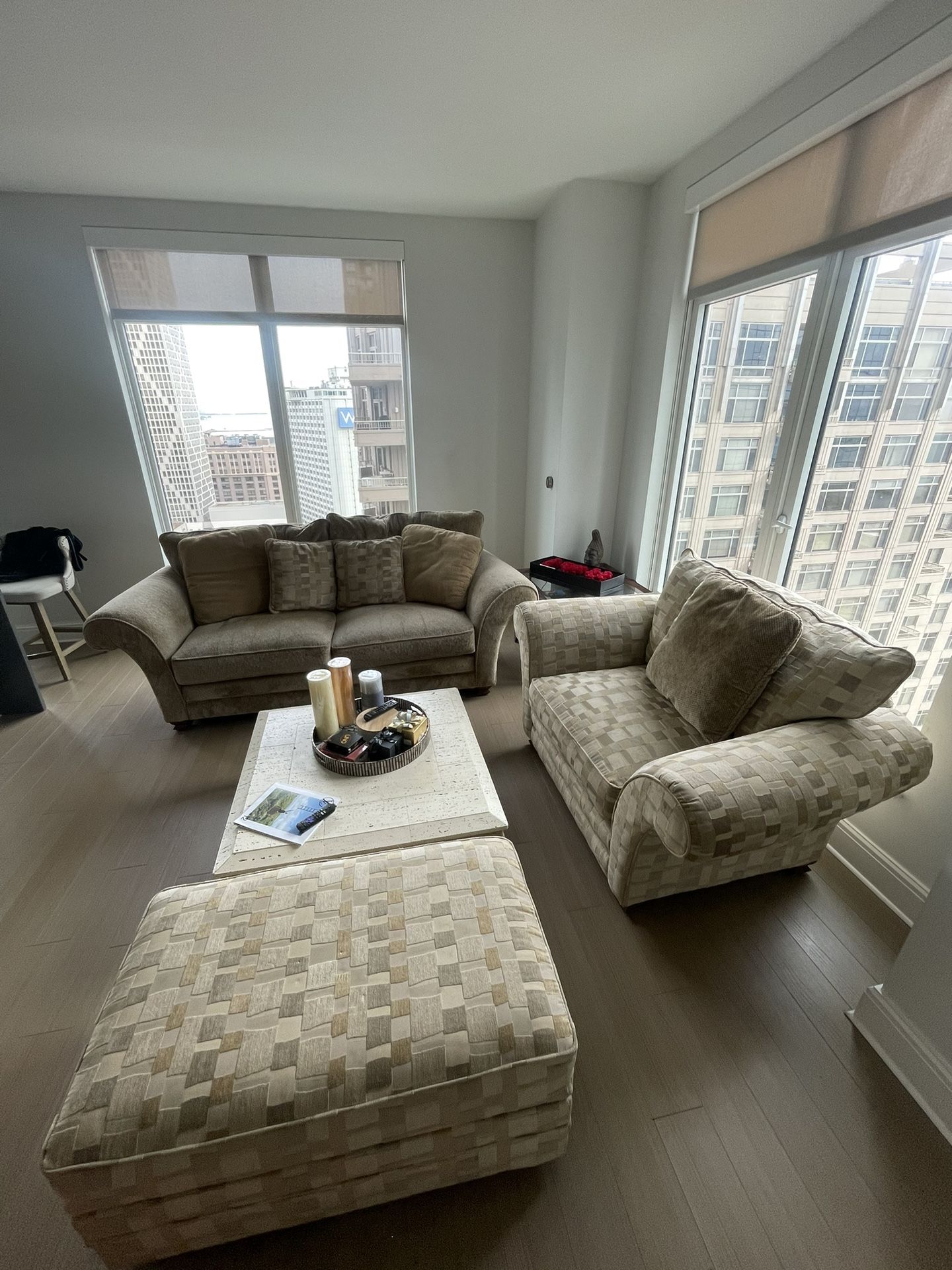 LIVING ROOM SET FOR SALE for Sale in Chicago, IL OfferUp