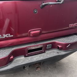 2002 GMC Yukon Denali Xl  Parts