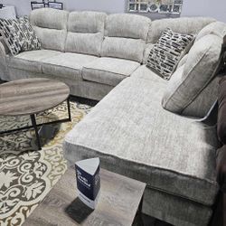 AP🎉 2 Piece Sectional Couch With Chaise// Delivery & Financing Available 