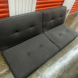 Black Futon