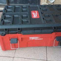 Milwaukee Chest Tools Box