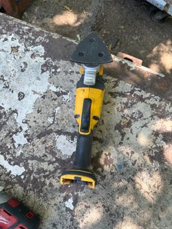 Dewalt sanding tool