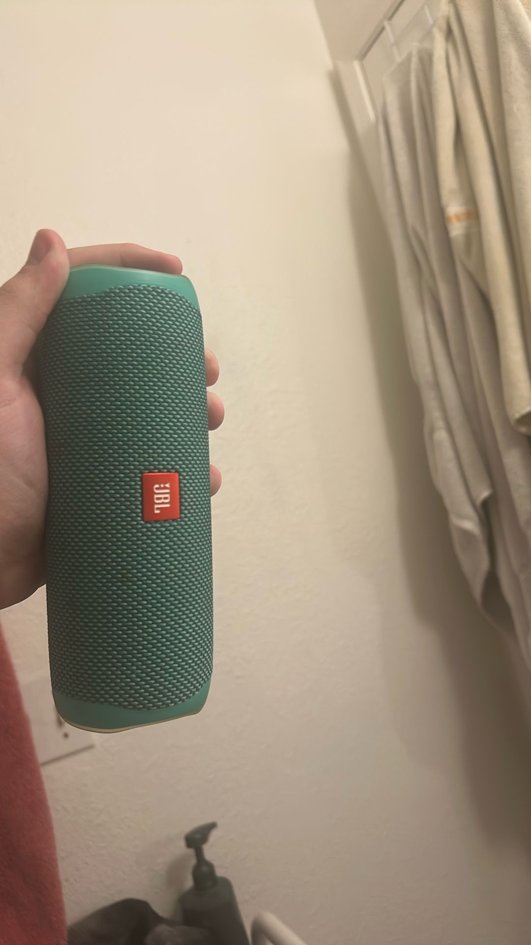 JBL FLIP 5 TRYING TO GET RID OFF
