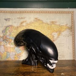 Regal Cinema Exclusive ALIEN ROMULUS XENOMORPH  2024 IN HAND