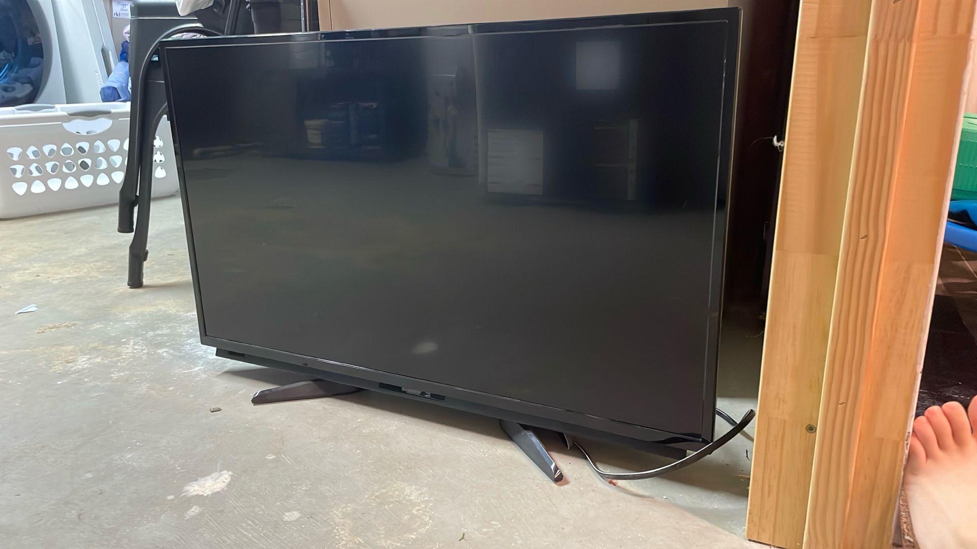 Sharp 32 Inch TV