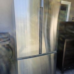 Insignia Bottom Freezer, French Door Refrigerator