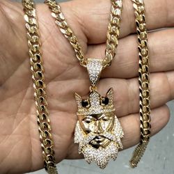icy simulated diamonds stones pendant and Cuban necklace 🔥🔥🔥