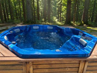 2021 Spa Manufacturers Hot Tub - Good Condition, 6 Person 500 Gallon - Ruskin, FL