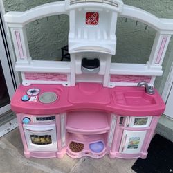 Step 2 Pretend Play Kitchen NICE!