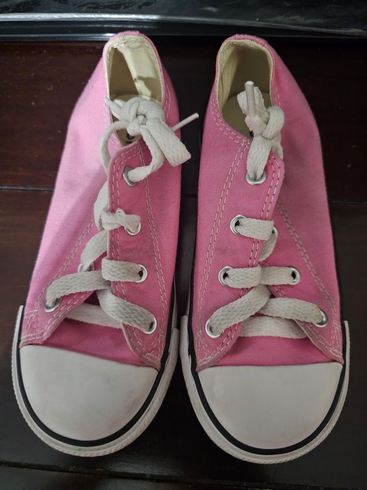 Girls Converse!!!