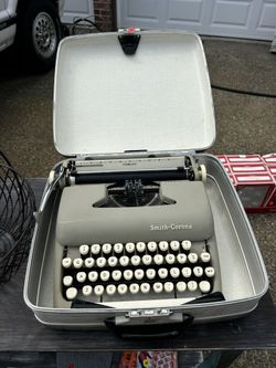 Old Typewriter Maybe 1(contact info removed) Smith Corona