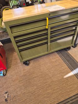 HUSKY TOOL BOX 46IN  9 DRAWER MOBILE WORKBANCH SOLID WOOD TOP NEW