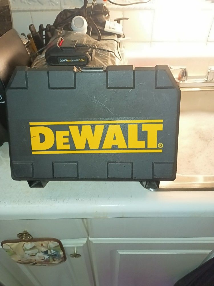 A Dewalt Drill &Accessories Tool Box! L👁👁K...