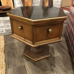 MAKE AN OFFER!  Antique Side / End Table In Piano Lacquer Finish, With Secret Storage Compartment In Excellent Condition 