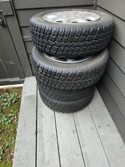 Tires Winter Trax 215/60/16 With Rims