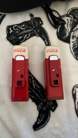 Vintage mini vending machine salt and pepper shakers