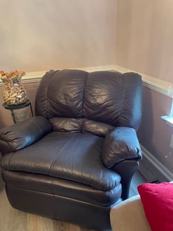 Love seat and recliner leather