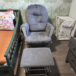 Nursery Rocking/feeding Chair And ottoman