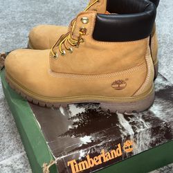 Men’s timberlands boots 9.5