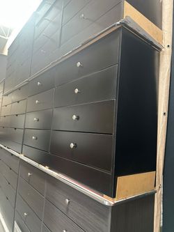 Black compressed wood 8 drawer dresser