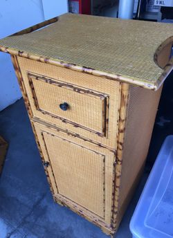 Foyer table & mirror; hallway...