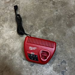 M12 Charger 