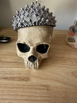 Halloween Skeleton With Crown From Rogers Garden