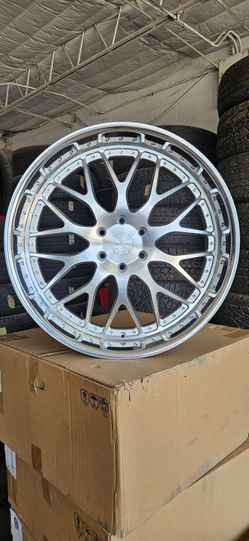 24" Esko 4.0 Staggered 6x139.7 GMC Chevy Fitment Brand New
