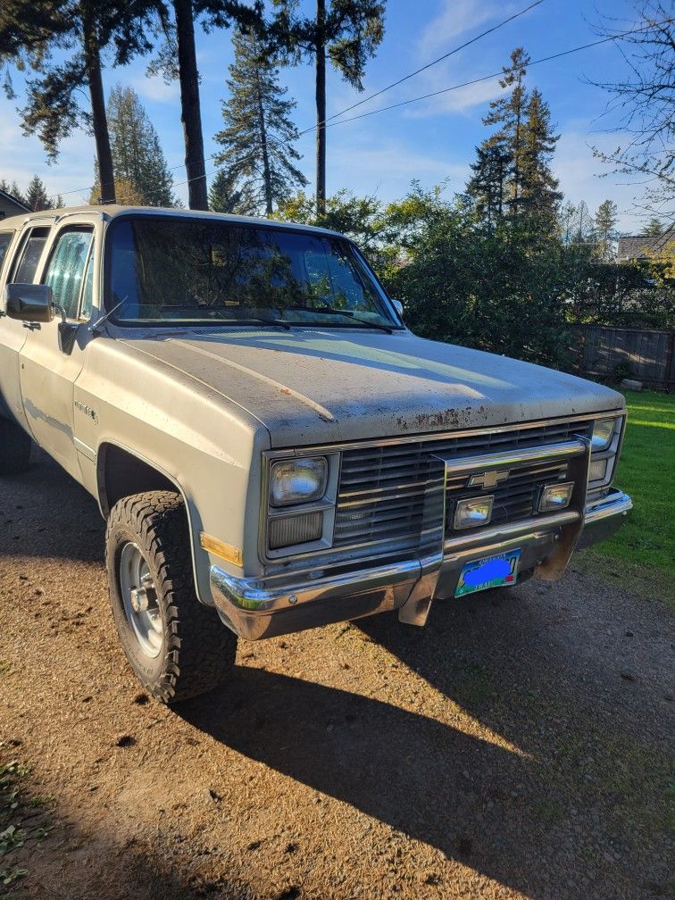 1984 Chevrolet C/K 20 Suburban