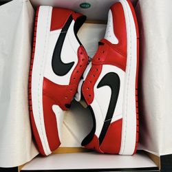 Jordan 1 Low Chicago Size 9 Men 