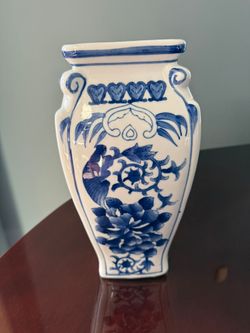 Vintage Bombay Company Blue and White Chinoiserie Vase